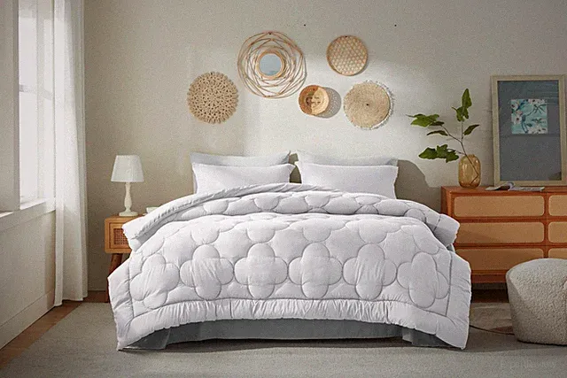 Queen Comforter Set 7-Pieces Reversible Bedding Bed in a Bag White/Light Gray